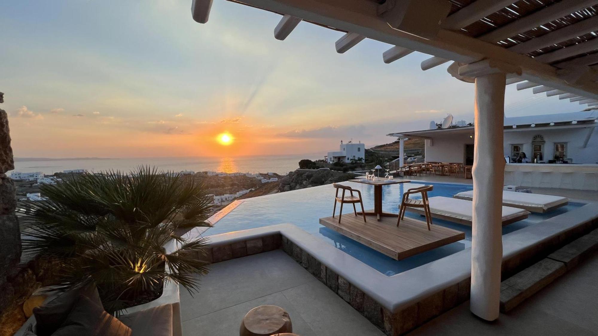 Nomia Sunset Suites Mykonos 5*